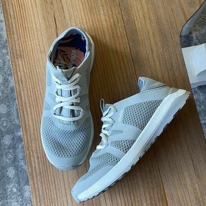 Olukai “Hula” sneakers women’s Size 6